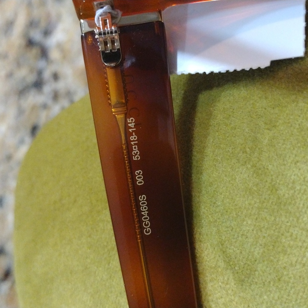 Gucci Sunglasses - Picture 8 of 9